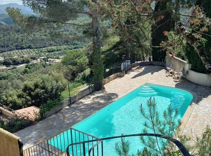 לינה וארוחת בוקר Les Colombes